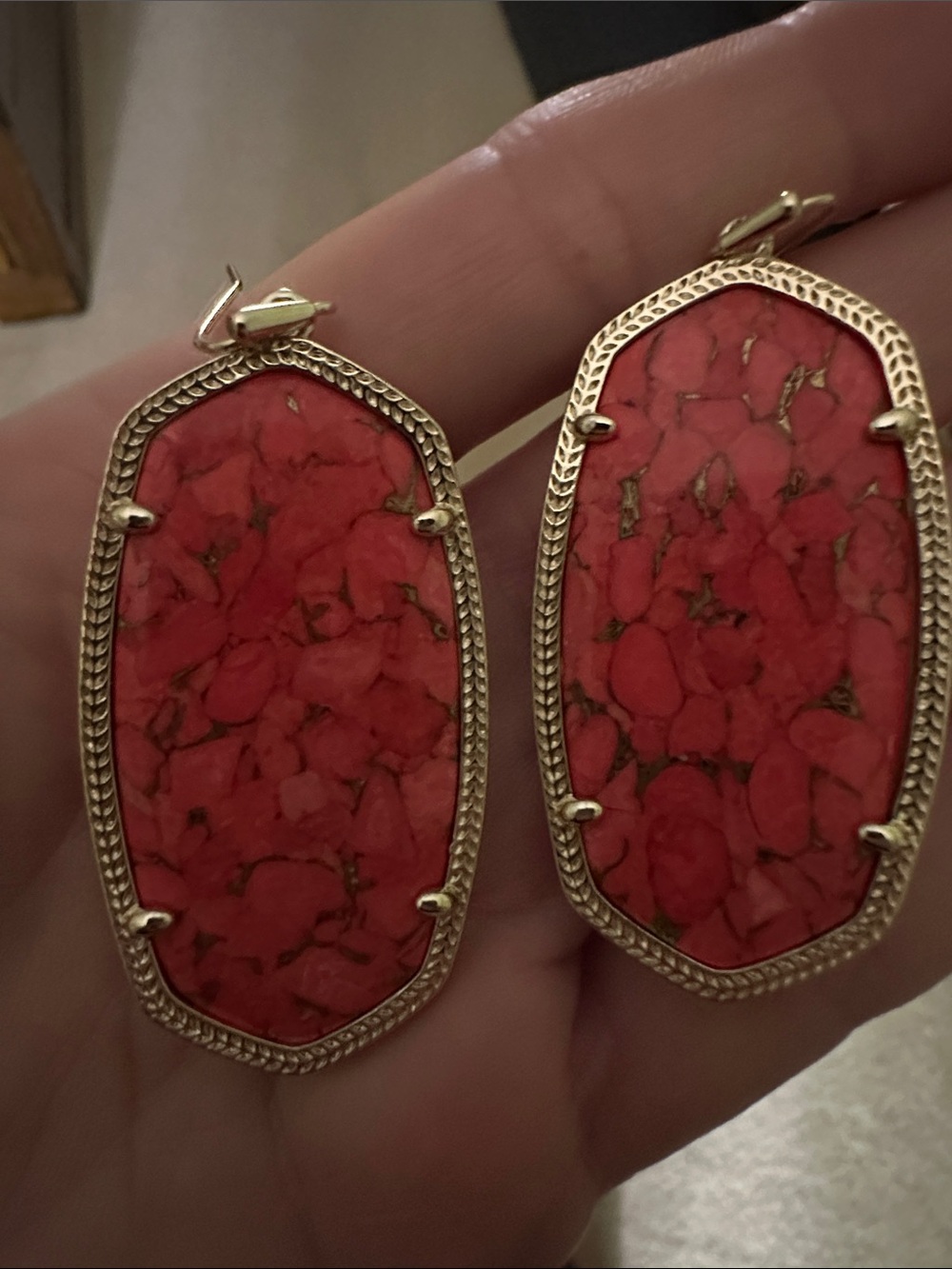 Kendra Scott Danielle Red Magnesite Earrings. - Picture 4 of 4